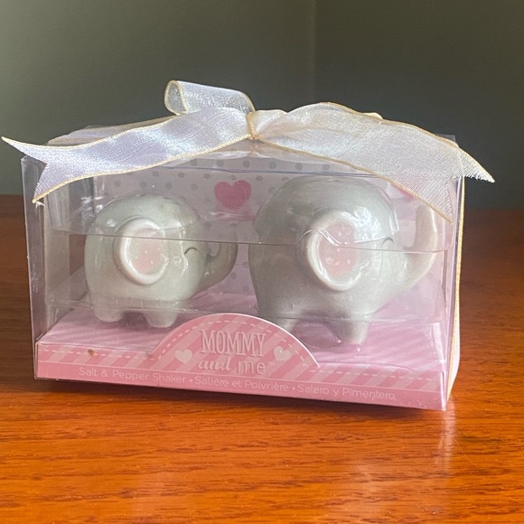 Kate Aspen Mommy and Me Elephant Salt and Pepper Shaker Set - White and Pink NIB - Picture 2 of 4
